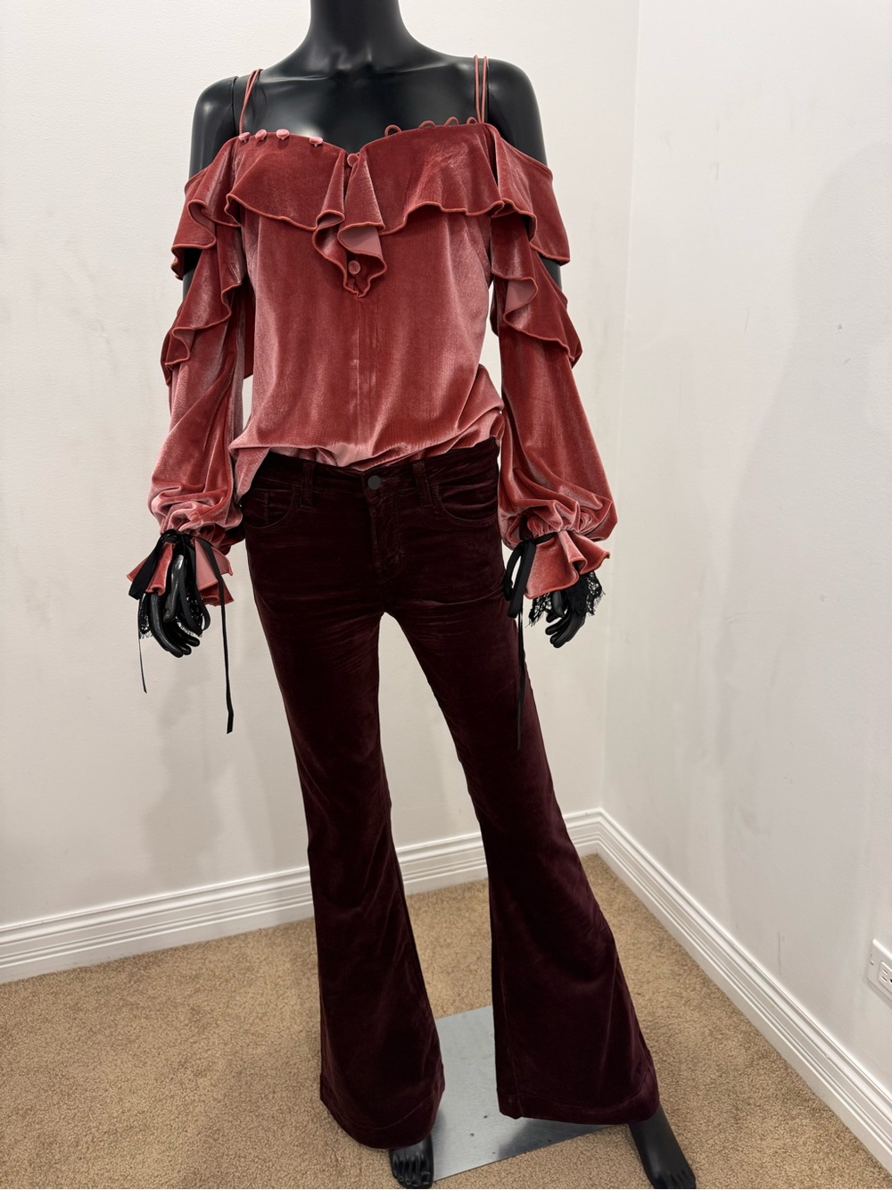 J Brand Bella Velvet Flare Jeans Size 25 Deep Mulberry Worn Once